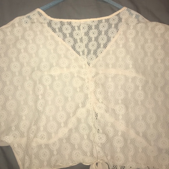 ‼️BOGO Cream crop top, tie front and lace detail - Picture 5 of 5